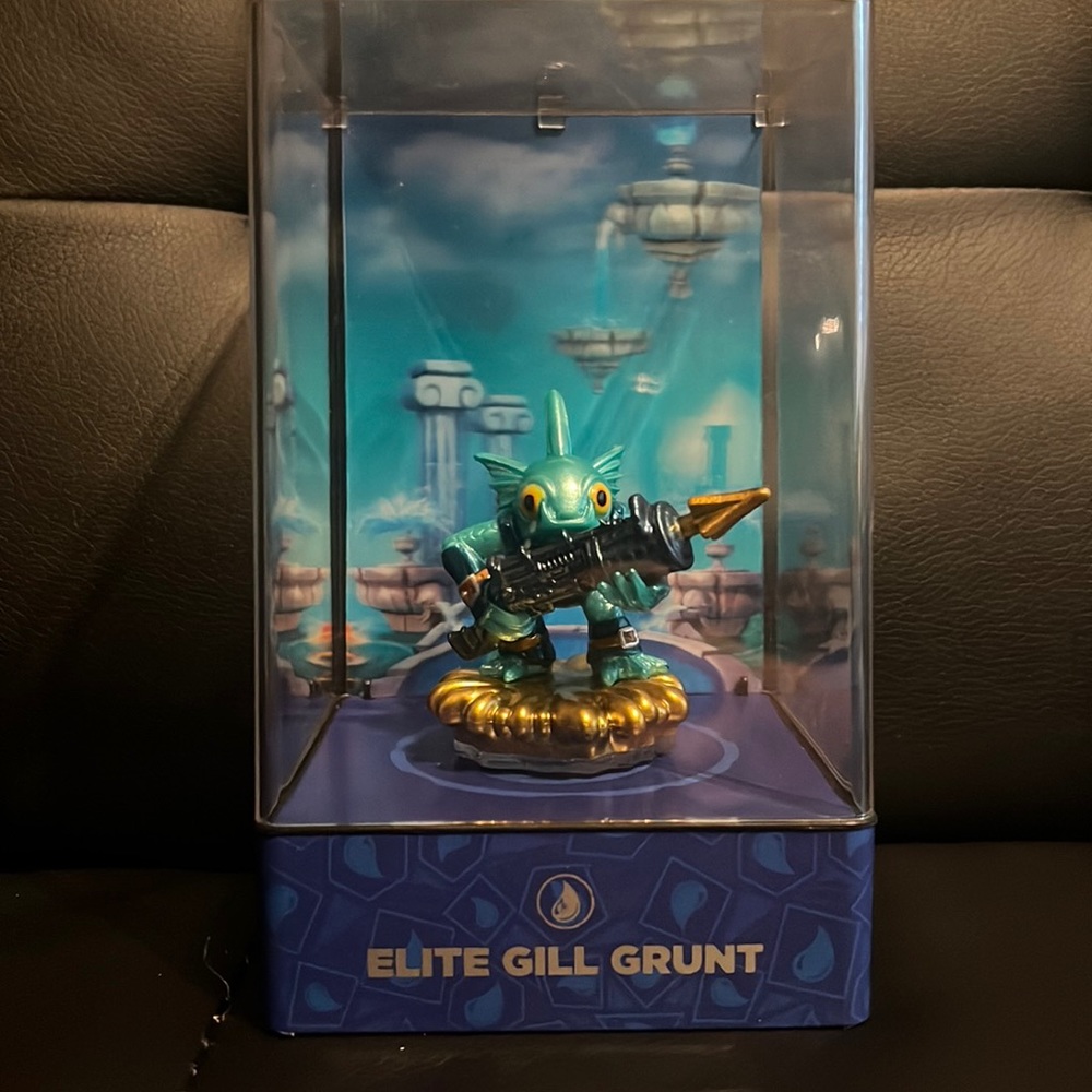 Sky landers eons elite gill grunt